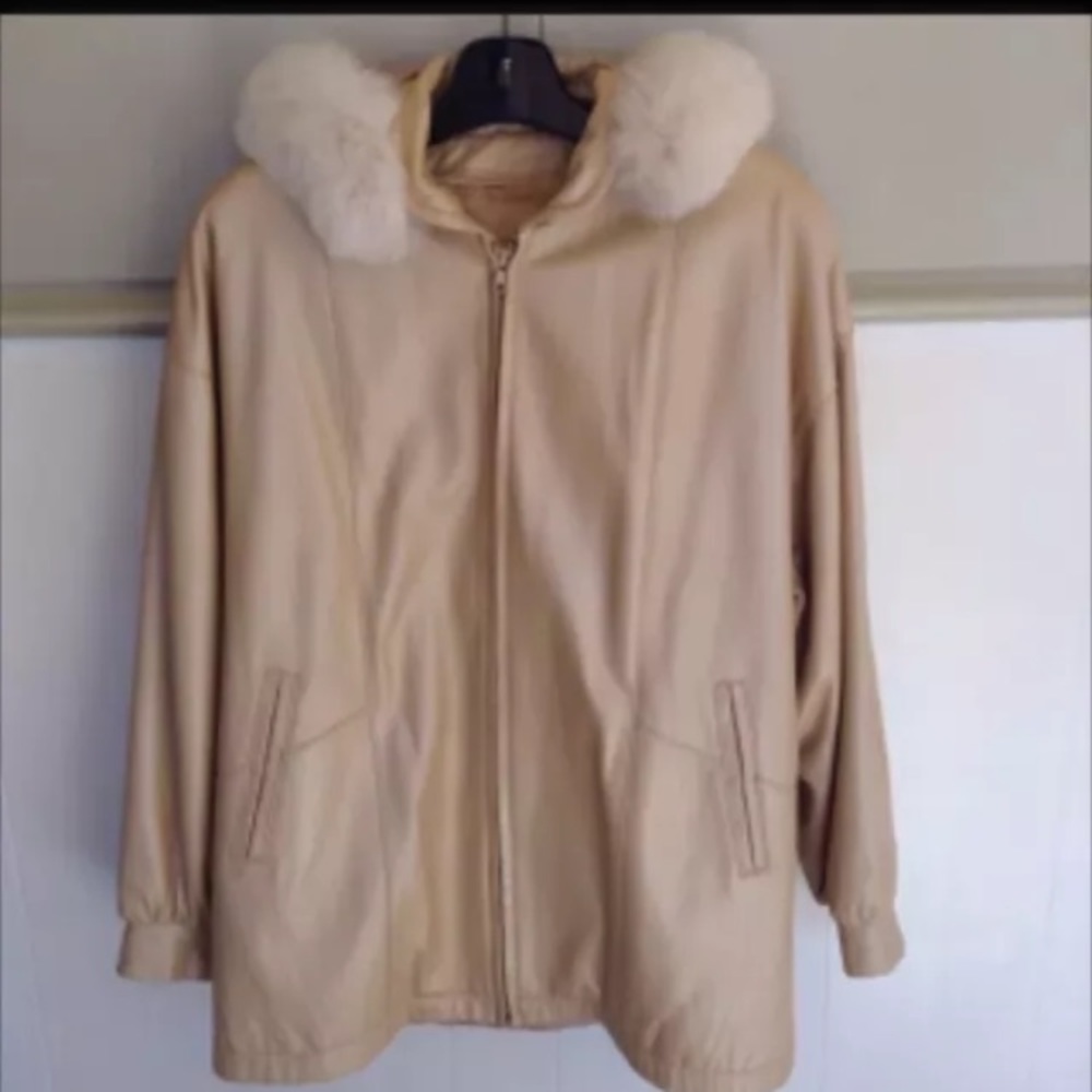 Stunning Lamb Leather Jacket With Genuine Fox trim oversized